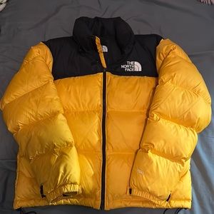Yellow/Black North Face 700 Puffer Men’s Medium